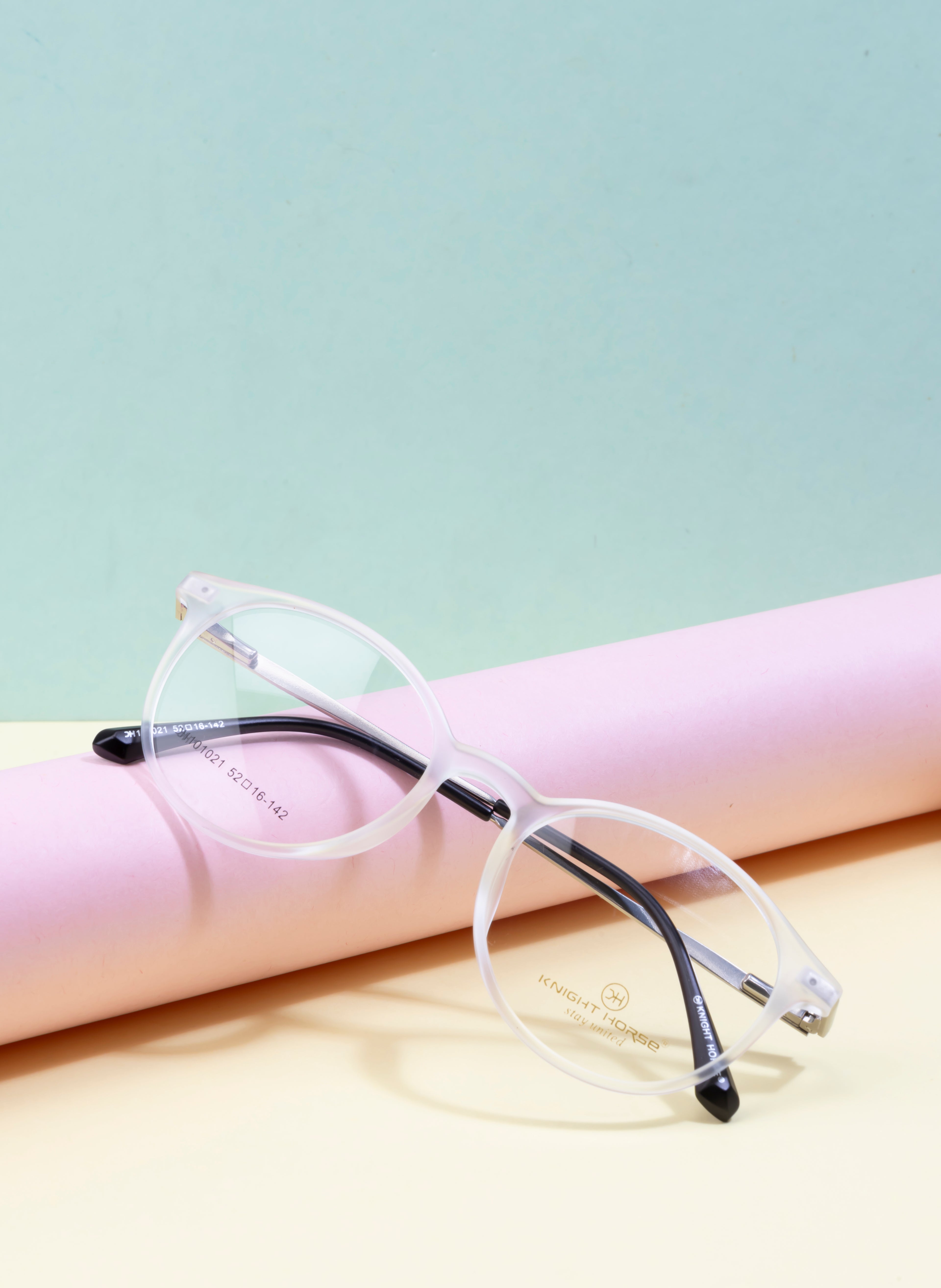 Tr Front, Silver Metal Sides, And Round Shape | A Stylish Blend Of Modern Elegance