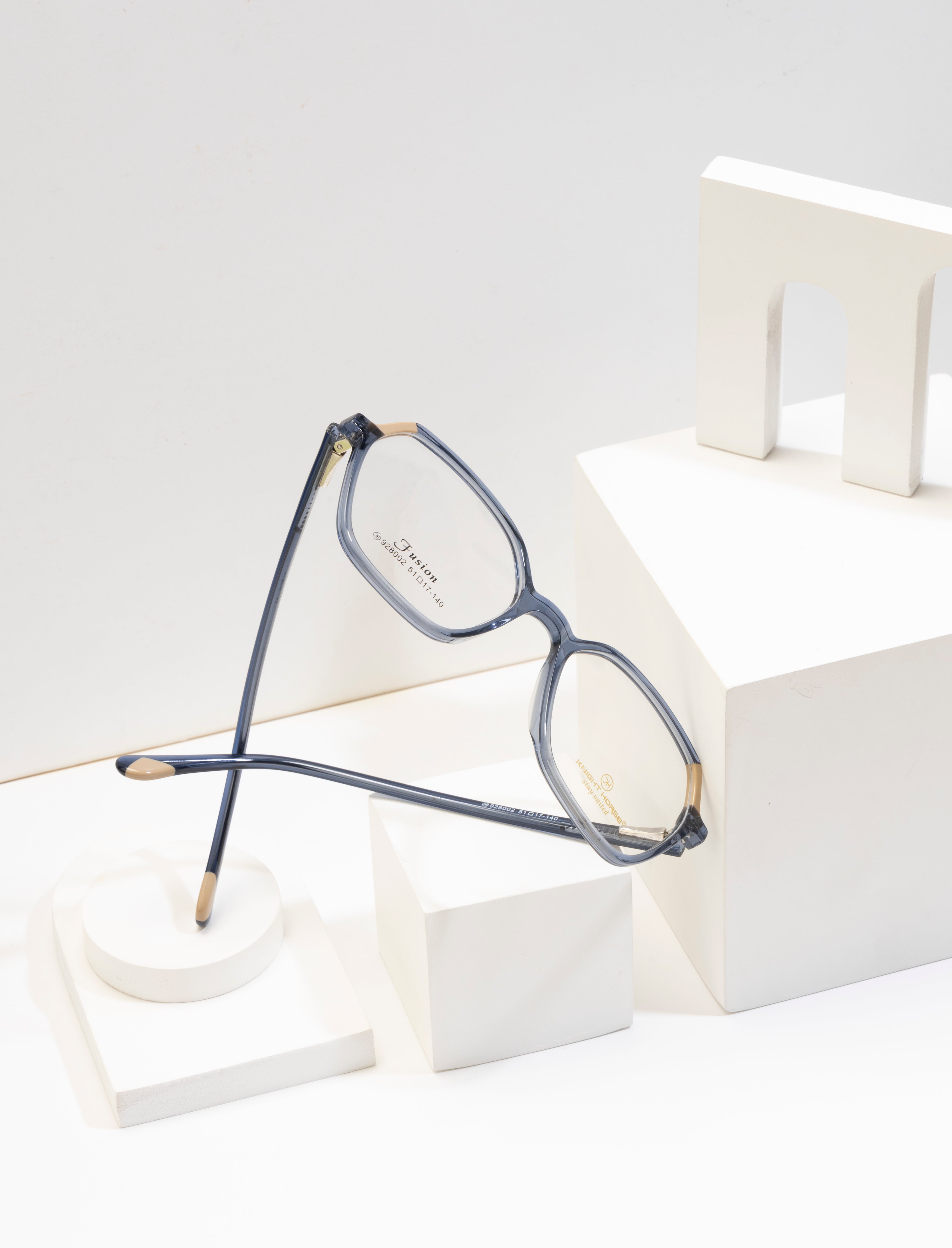 Chic And Contemporary Acetate Eyewear Frame In Glossy Blue & Beige Color